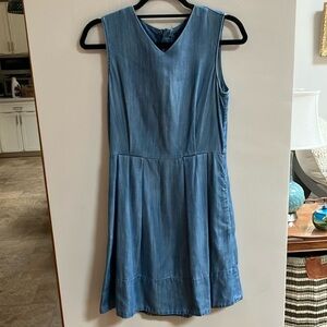 Gap Tencel Chambray V Neck Dress with Pockets